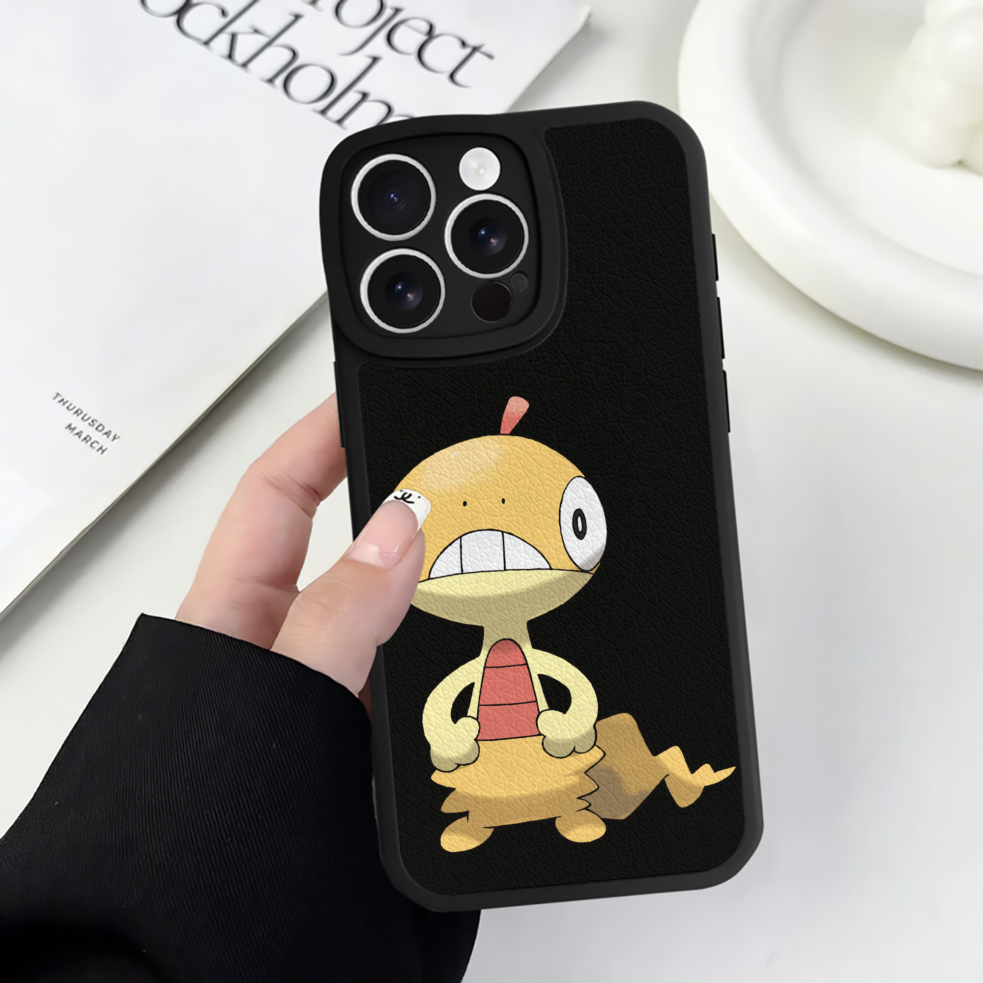 （画像用） ポケットモンスター Pokémon 【iPhone 16シリーズ対応】シリコンスマホケース（レザー調） 材質：シリコン